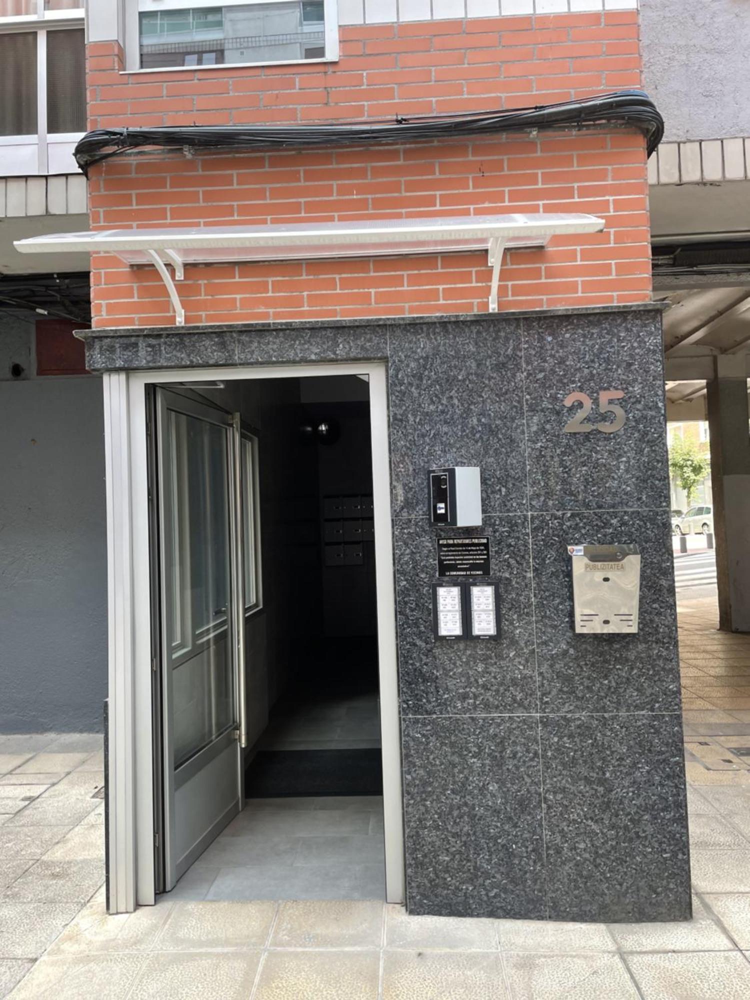 Moderno Apartamento Cerca Del Metro Bilbao Exterior foto